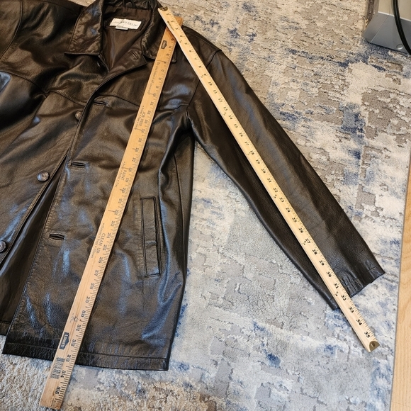 Juliano Celini brown leather jacket.  Button front.  Pockets.  Women's size XL. - Picture 15 of 16